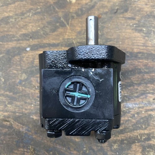 PARKER 331-9110-097 Gear Pump (LESS THAN 112 HOURS ON IT) - Picture 4 of 6