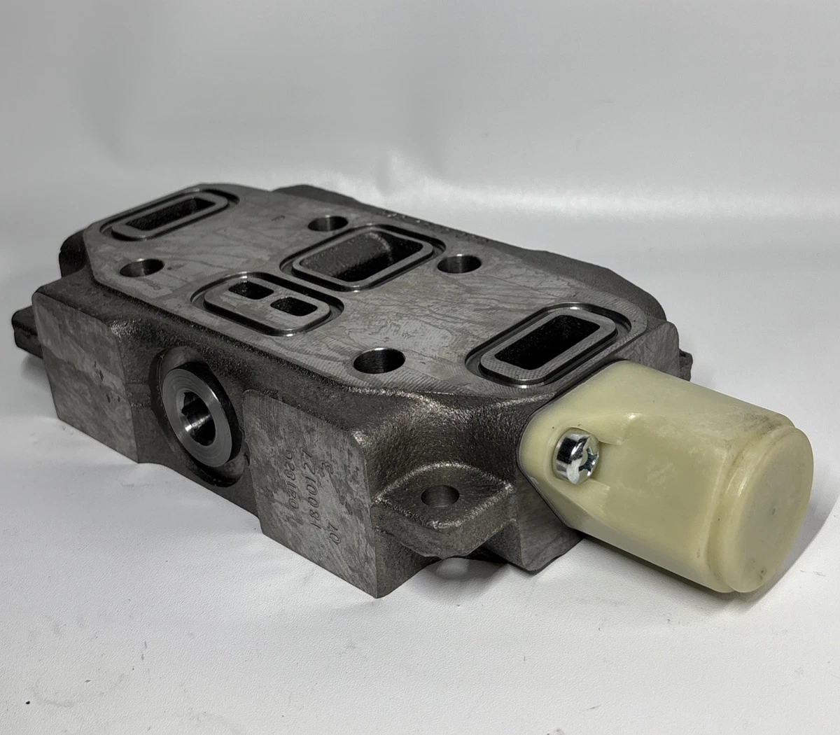 Parker Hannifin DVA35 Hydraulic Directional Valve Section w/ Seal Kit photo 8