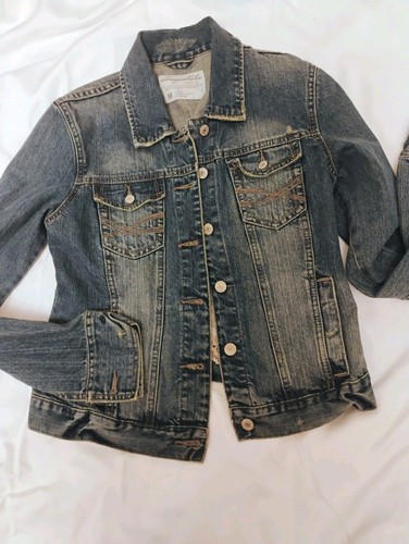 Aeropostale Gr. M Upcycled Distressed Jeansjacke/ Spitzenausschnitt hinten