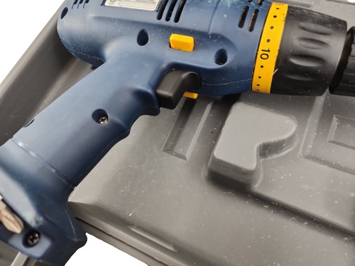 Taladro atornillador embrague con cable Ryobi D45C 3/8" tracción delantera y reversa probado funciona con estuche - Imagen 8 de 10