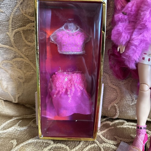 Stella Monroe Rainbow High Doll SERIES 2 Hot Pink Fur Coat Clothes Clothing F - Bild 5 von 9