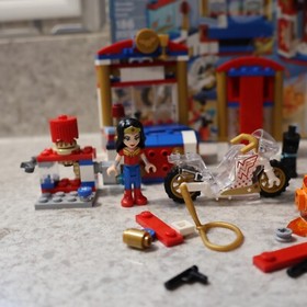 LEGO DC Super Hero Girls 41235 Wonder Woman Dorm 