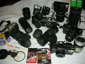 LOT APPAREIL PHOTO ARGENTIQUE + ZOOM OBJECTIF