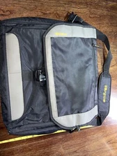 Targus Laptop Messenger Bag 16 X 14 X 3Black iPad Tablet Nylon