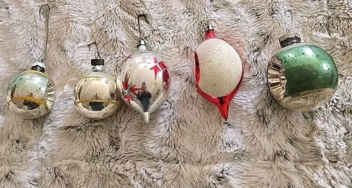 Vintage Mercury Glass Indented Christmas Ornaments Lot of 5 - Picture 2 of 8