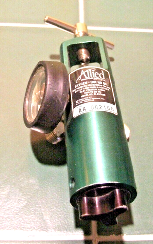 Regulador de oxígeno Allied Healthcare #32-29-5550, flujo de salida de 0-25 LPM, 2200-500 PSI