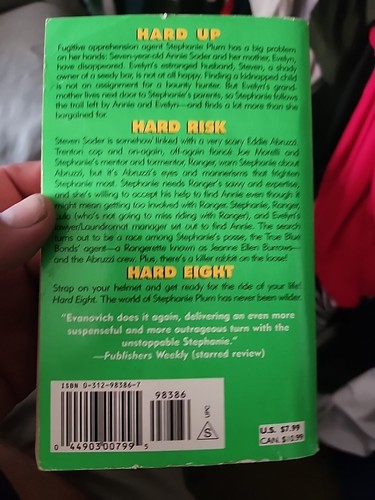 Hard Eight by Janet Evanovich. 1st Edition - Picture 6 of 8