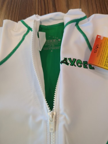 XCel Toddler 3/4 sleeve Shorty UV Shell (Front zip) Size 4 Color Green/White - Picture 4 of 6