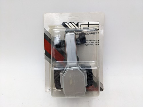 Scarce White WFE 2-135 1/32 Red Stripe Tractor New Sealed Scale Models - Picture 3 of 6
