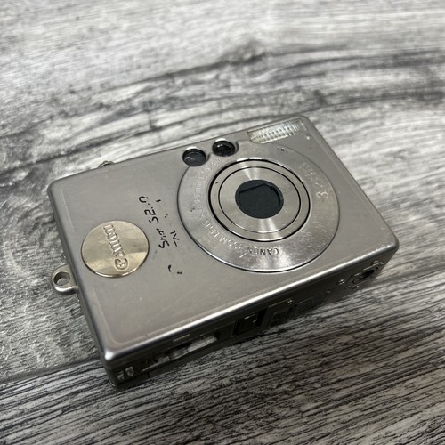PowerShot S230 Canon Camera Digital Elph Camera 3.2 Mega Pixels - FOR PARTS - Picture 11 of 12