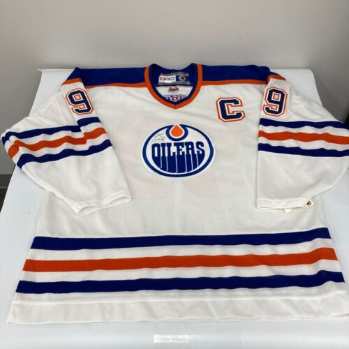 Wayne Gretzky Signed Authentic CCM Edmonton Oilers Game Model Jersey JSA COA - Picture 2 of 11