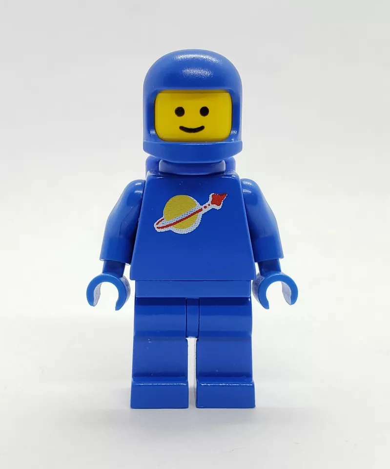 Lot of 4 Lego Red White Blue Yellow Spaceman Minifigure Classic Space Vintage - Image 4 of 4