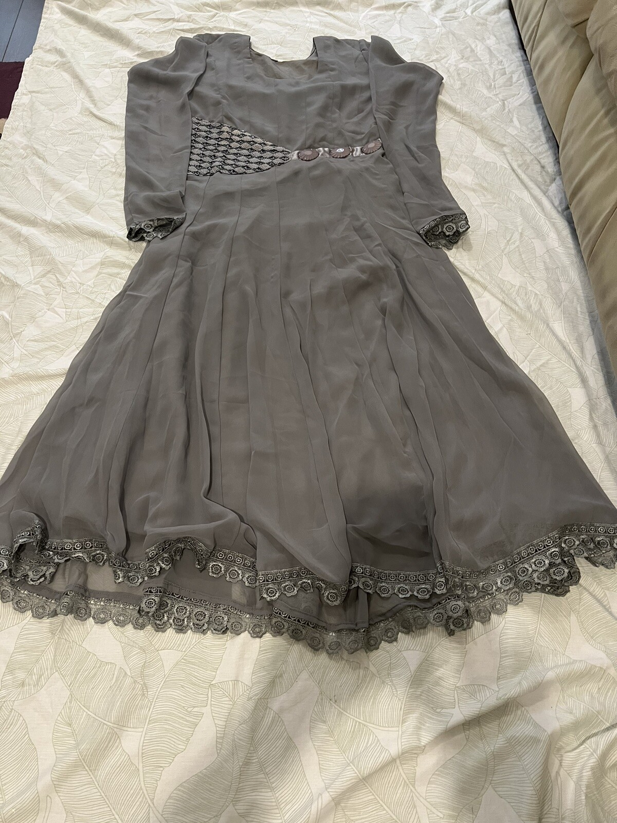 Picture 1 of 4