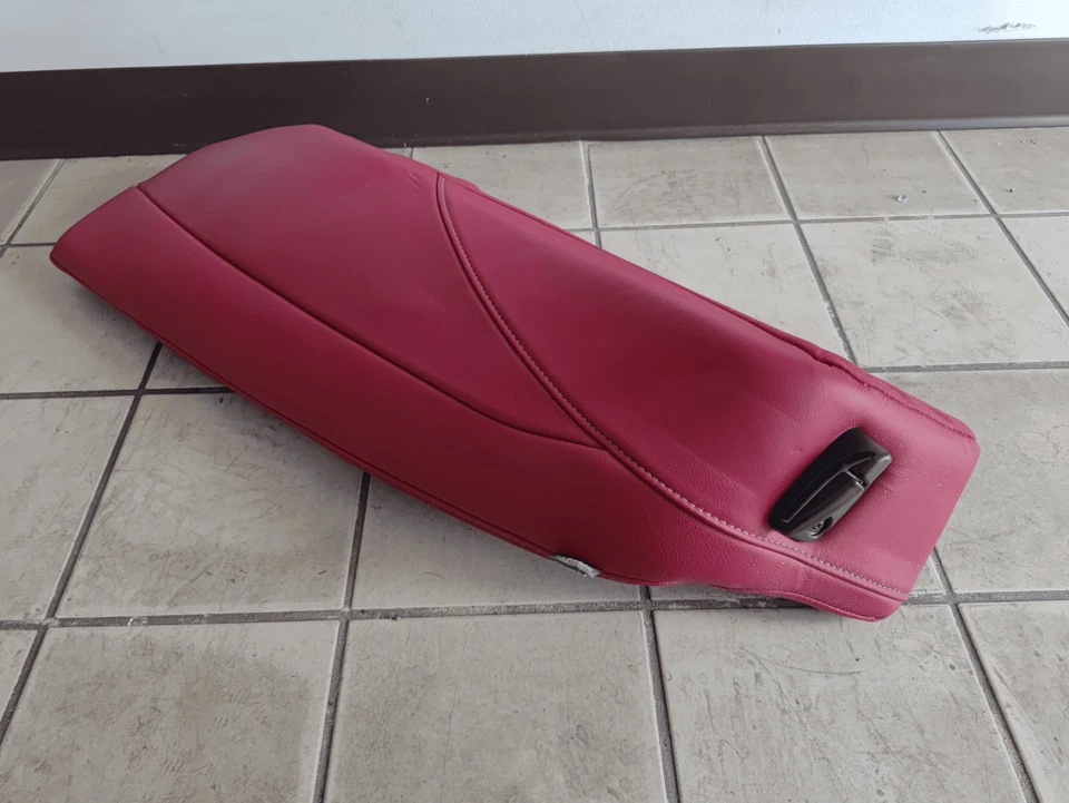 Toyota Camry XSE 2018 asiento trasero izquierdo del lado del conductor cojín cubierta roja OEM Foto 2 de 4