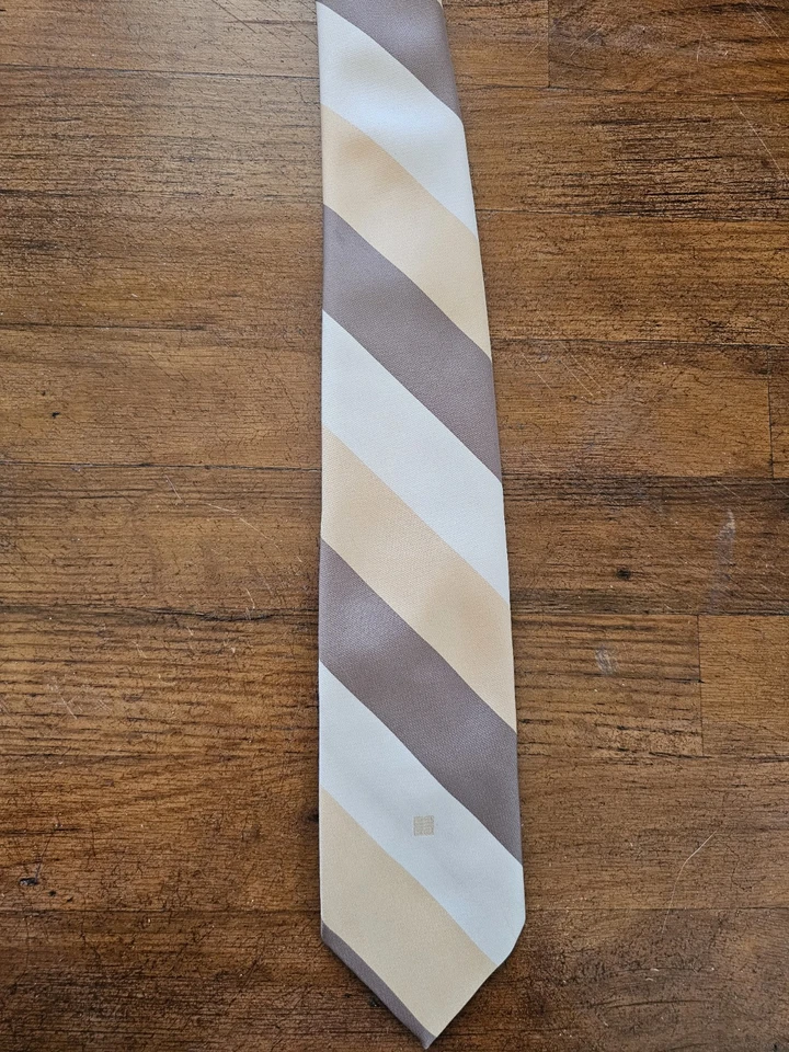 Corbata Givenchy Paris Logo Bordado Rayas en Marrón y Crema Foto 2 de 4