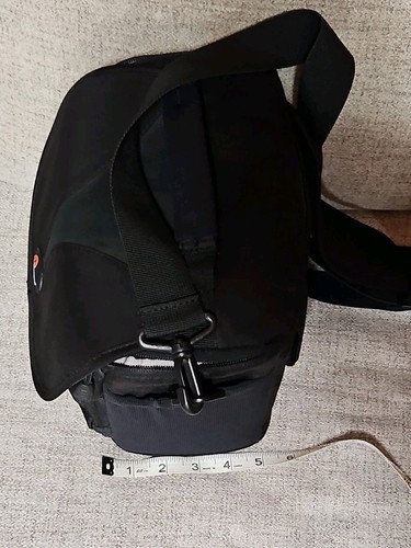 Camera Bag Lowepro Rezo 170AW W/Padded Shoulder Strap and Dividers-Black - Foto 12 di 16