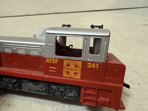 TYCO Switcher ATSF Santa Fe 241 Dockside Yard Diesel Locomotive - Picture 9 of 9