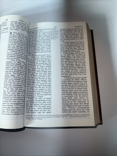 The Living Bible Paraphrased Study Reference Edition - Picture 6 of 7