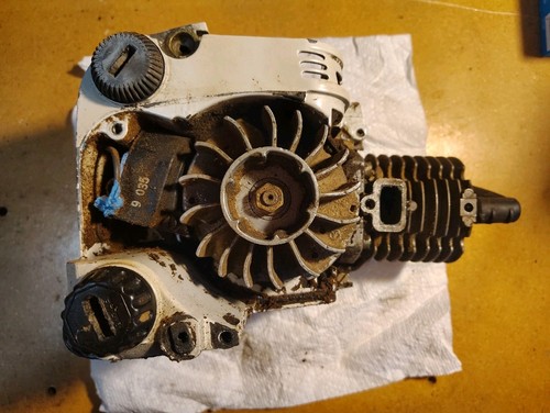 Stihl 009L Crankcase Crankshaft Piston Cylinder Oiler Clutch 