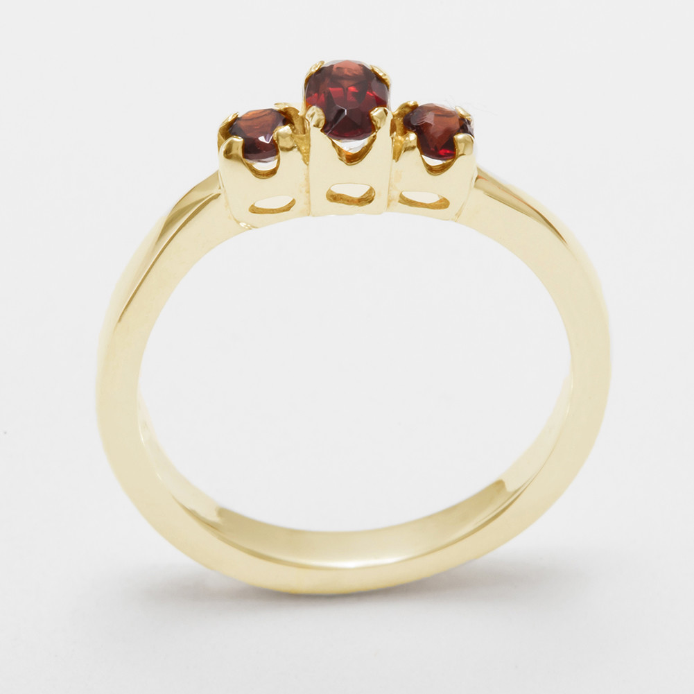 18ct 750 Yellow gold Natural Garnet Womens Trilogy Ring - Sizes J to Z 18ct 750 Yellow gold Natural Garnet Womens Trilogy Ring - Sizes J to Z