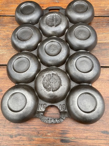 G. F. Filey #10 Cast Iron Gem Pan - Picture 3 of 7