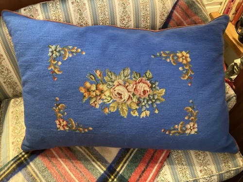 Almohada grande vintage de lana con punta de aguja floral azul - Imagen 2 de 14
