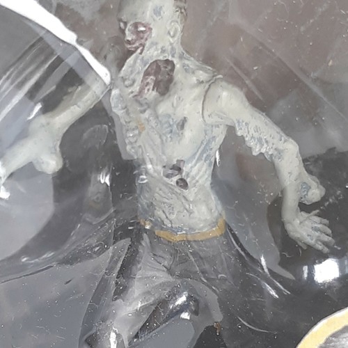 Eaglemoss The Walking Dead Water Walker Collector's Model Figure. READ DESCRIPTI - Picture 3 of 9