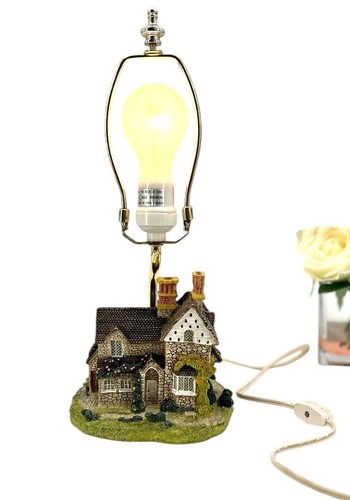 Vintage Apex English Cottage Table Lamp Heavy Resin Beautiful Detail RARE - Picture 2 of 19