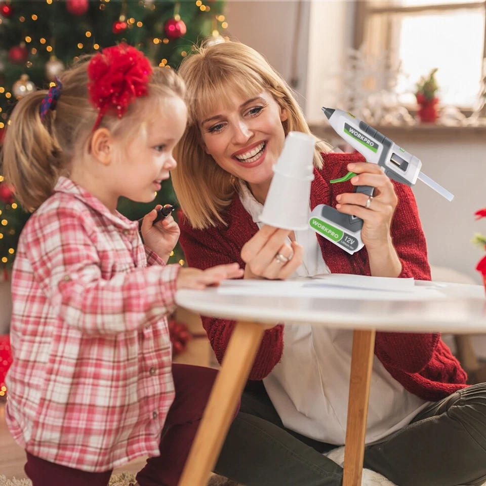 Беспроводной термоплавкий клей-пистолет WORKPRO 12 В с полноразмерной клеевой палочкой 15 шт. - Изображение 4 из 4