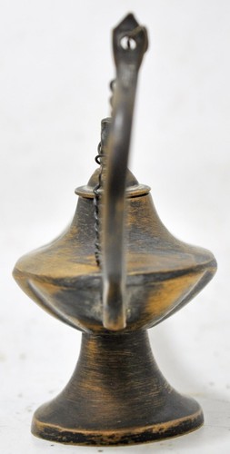 Hechos a Mano Nuevo Hecho Latón Aceite Olla Lámpara Buenas Forma Fino Grabado - Picture 5 of 10