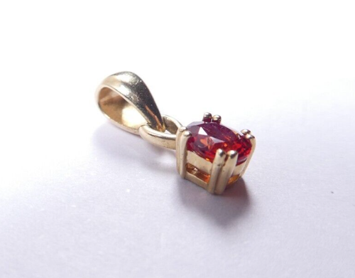 Pendant small Garnet 9 carat yellow gold 14 mm height - Picture 3 of 4