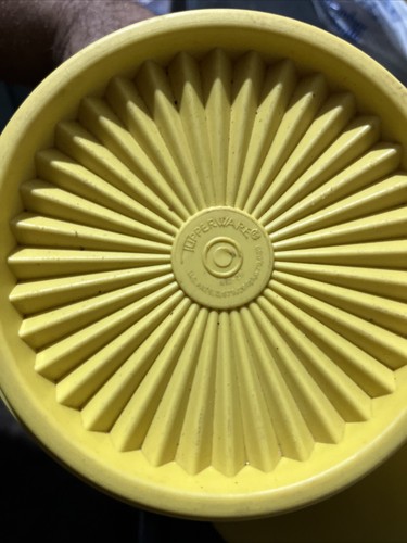 Vintage Tupperware 3 Piece Servalier Nesting Canister Set Yellow - Picture 7 of 7