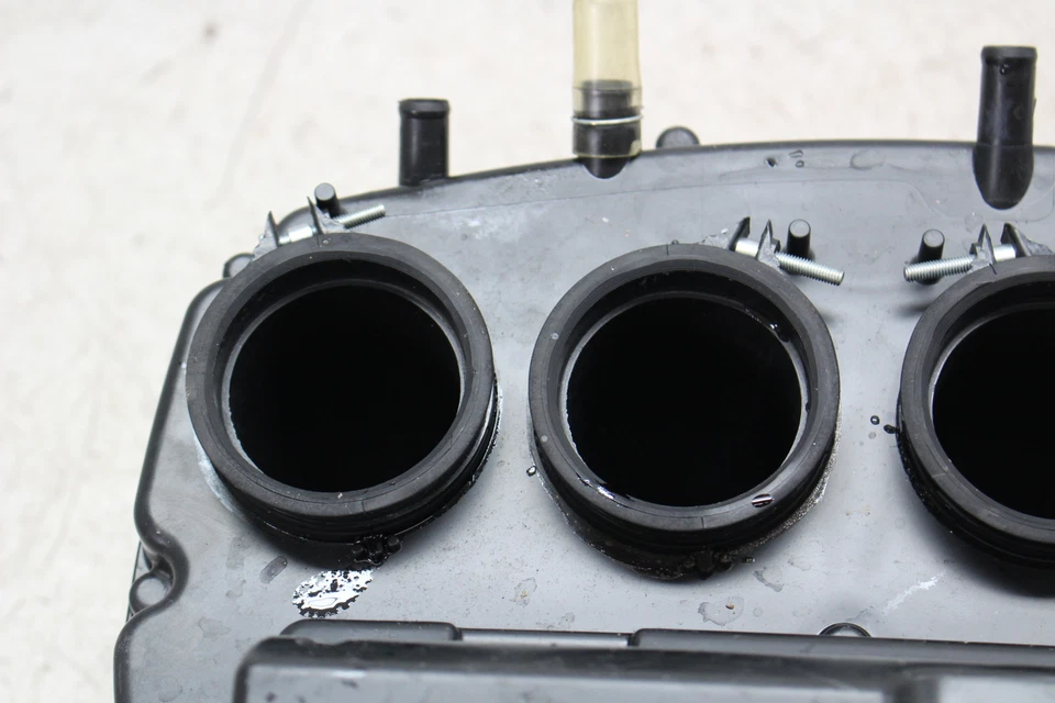 Suzuki GSXS1000F 2016 caja de aire caja de filtro de admisión de aire Foto 4 de 4