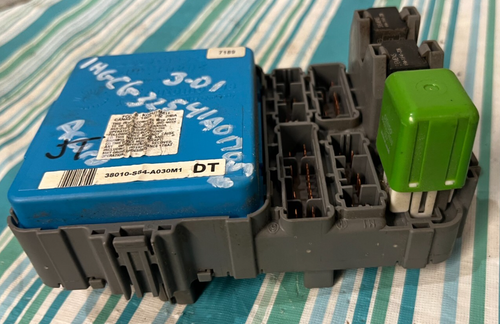 01-02 Honda Accord FUSE BOX RELAY CONTROL MODULE 38010-S84-A030M1 Free Ship B49 - Picture 1 of 11