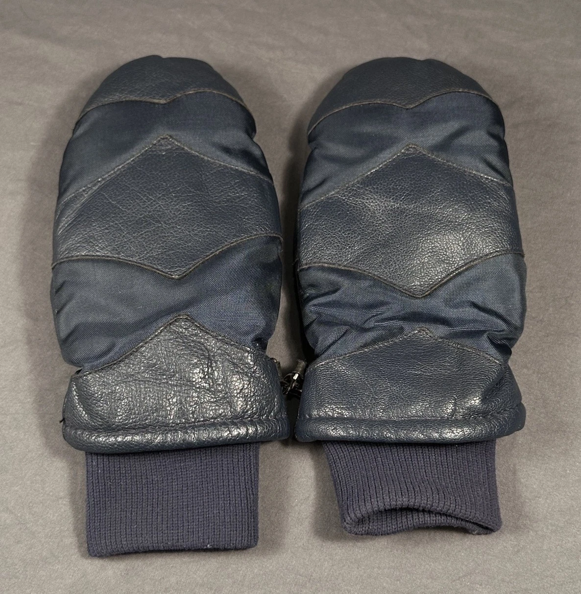 Vintage Aris Gloves Ladies Medium Down Filling Goatskjn Leather Dark Blue Clean