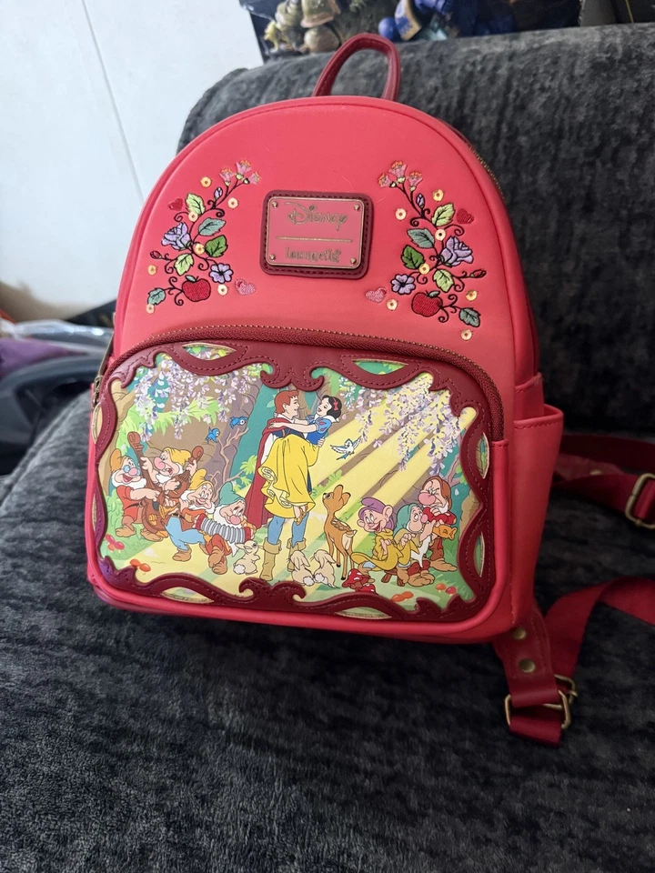 Loungefly Disney Princess Stories Series Snow White Mini Backpack EXCLUSIVE   - Изображение 2 из 2