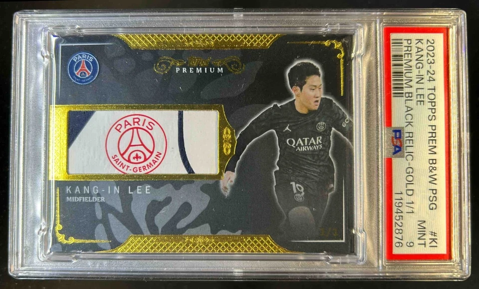 Parche de camiseta dorada Kang-In Lee 2023-24 Topps Premium negro blanco y negro #1/1 PSA 9 PSG