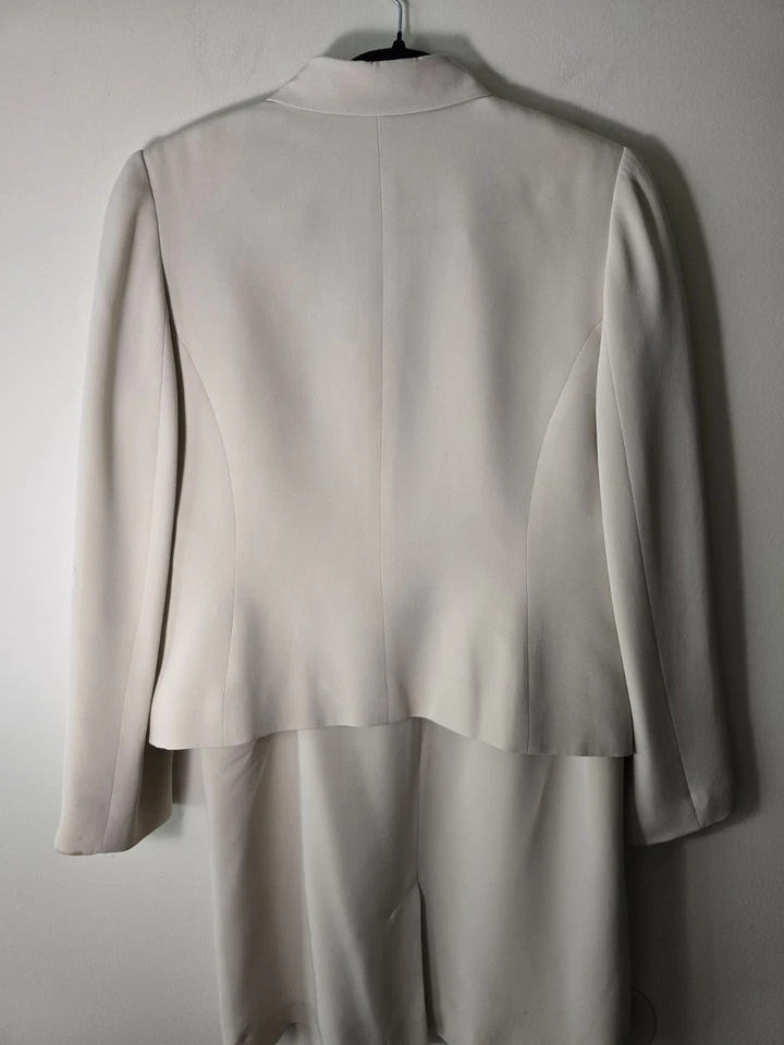Vtg Valerie Stevens 100% Silk Skirt Suit Skirt 10P Jacket 8P Needs Dry Cleaned - Image 2 of 4