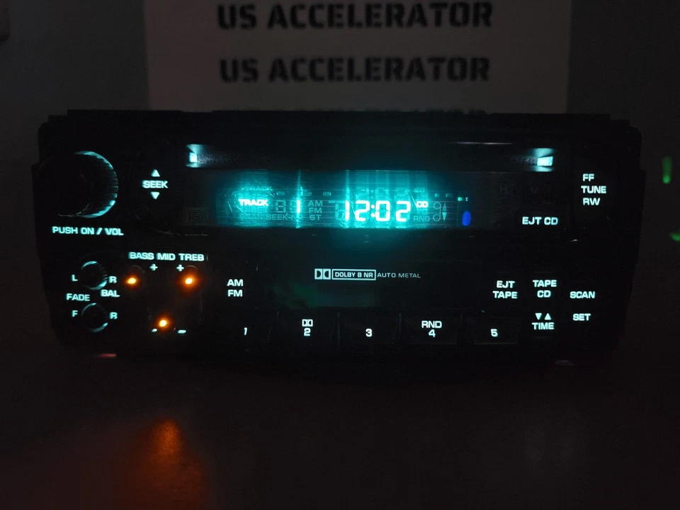 GENUINO DODGE JEEP CHRYSLER | RADIO REPRODUCTOR DE CD Y CINTA DE CASETE | RAZ P048540AH Foto 2 de 4