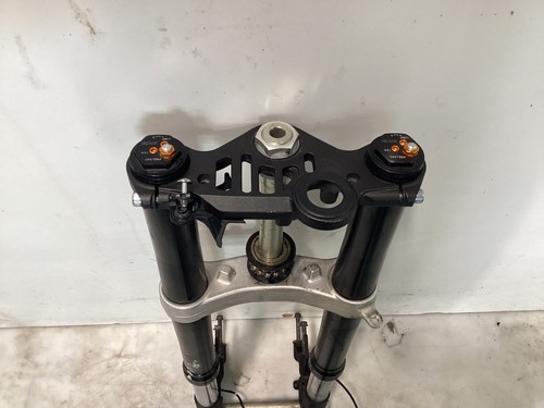 Yamaha YZF R1 2022 20-24 horquillas delanteras patas tubos triple árbol suspensión OEM - Imagen 2 de 5