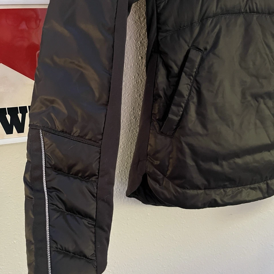 Jaqueta Lululemon Down For A Run Pullover II preta tamanho 2 $168 - Imagem 3 de 4