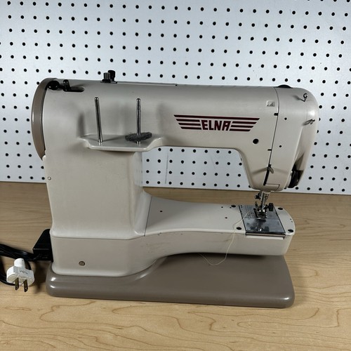 Vintage Elna Supermatic bianco Svizzera modello 722010 con manuale ed EXTRA - Foto 17 di 21