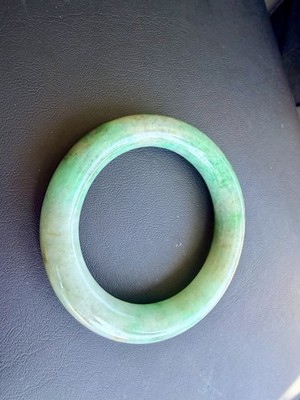 Burma Jadeit Armreif 54m lebendig grün gelb Typ A Burmese Jade 翡翠缅料黄加辣绿