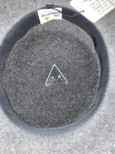 De colección Nuevo Con Etiquetas Liz Claiborne Lana Pluma Sombrero Gris Ala Enrollada Aspecto Sofisticado - Imagen 3 de 5