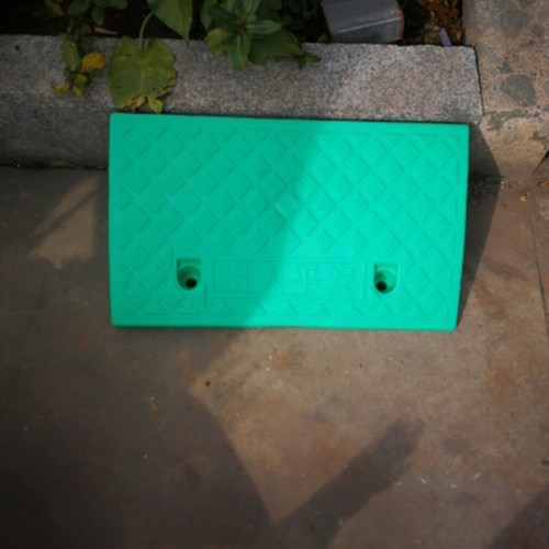 Hard Plastic Curb Ramps Portable Heavy Duty Ramp for Car Truck