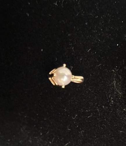 Pearl Pendant Yellow Gold