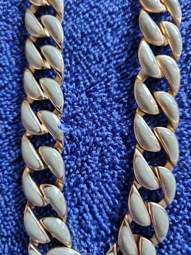 Vintage Light Green Large Link Necklace 8-1/2" with Matching Earrings - Picture 2 of 2