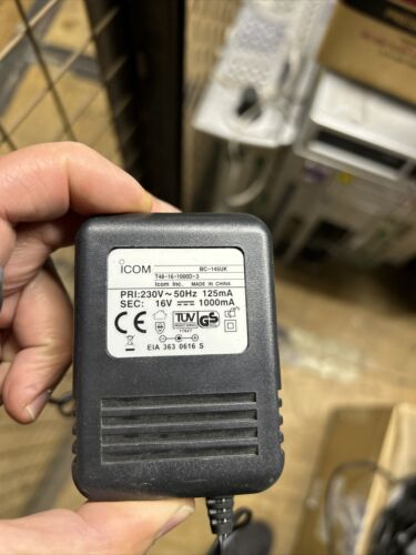 ICOM BC-145UK Power Supply - Picture 2 of 2