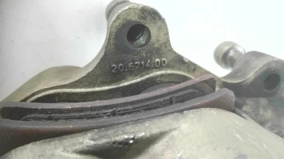 Pinzas de freno + Bomba de montaje axial Brembo Ducati Monster 1000 2004 Foto 3 de 4