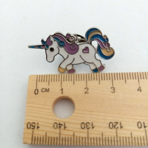 Novelty Unicorn Badge Pin Horse Pony Gift Jewellery AUS Free Postage - Picture 2 of 3